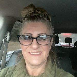 Meet your Posher, Cynthia